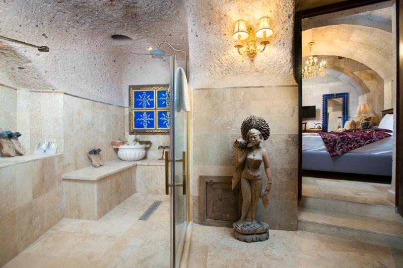 Cappadocia Fairy Chimneys Selfie Cave Hotel