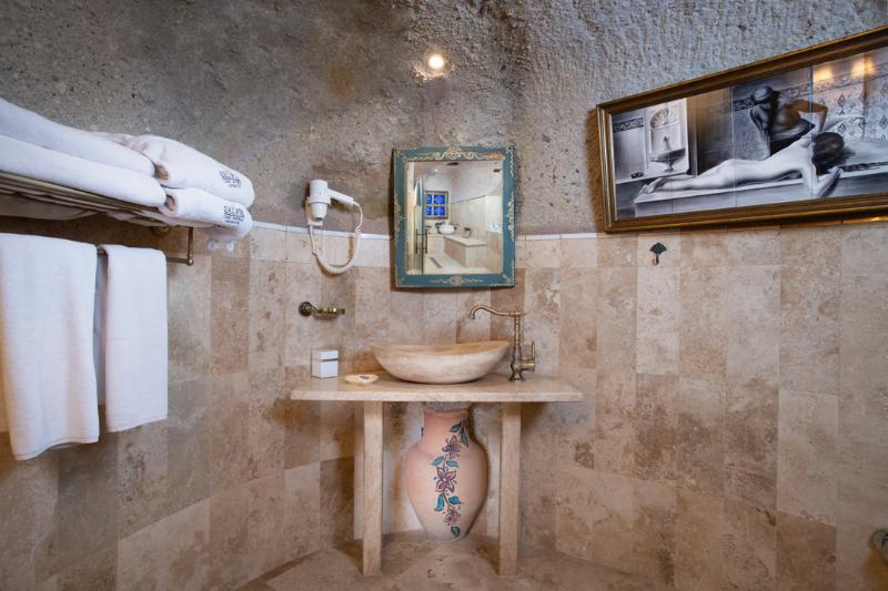 Cappadocia Fairy Chimneys Selfie Cave Hotel