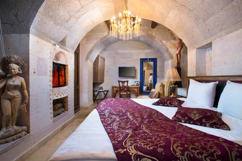 Cappadocia Fairy Chimneys Selfie Cave Hotel