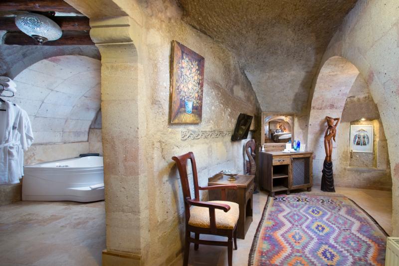Cappadocia Fairy Chimneys Selfie Cave Hotel