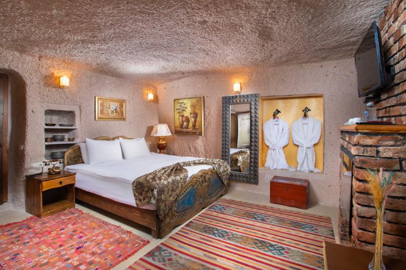 Cappadocia Fairy Chimneys Selfie Cave Hotel