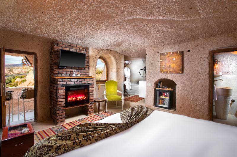 Cappadocia Fairy Chimneys Selfie Cave Hotel