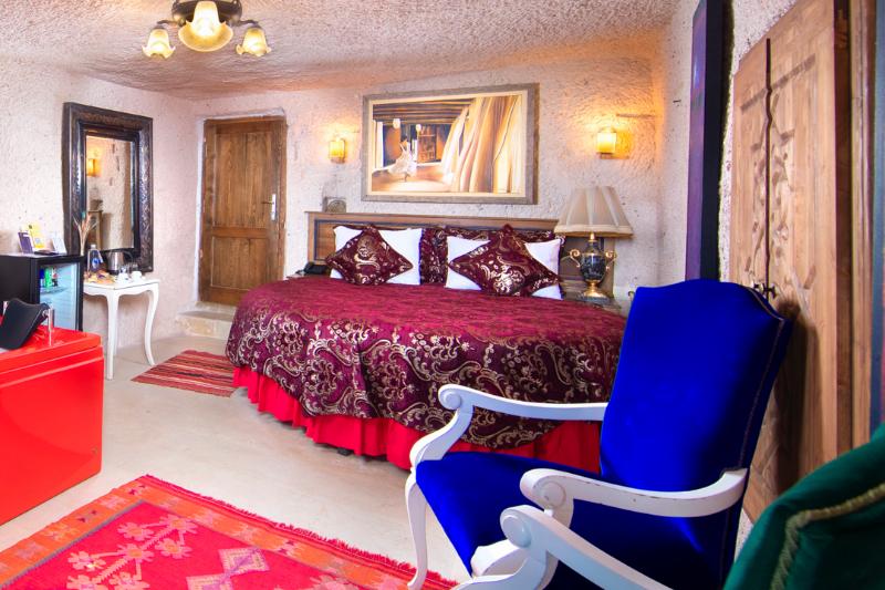 Cappadocia Fairy Chimneys Selfie Cave Hotel