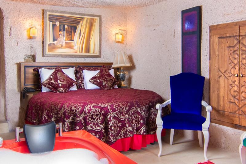 Cappadocia Fairy Chimneys Selfie Cave Hotel