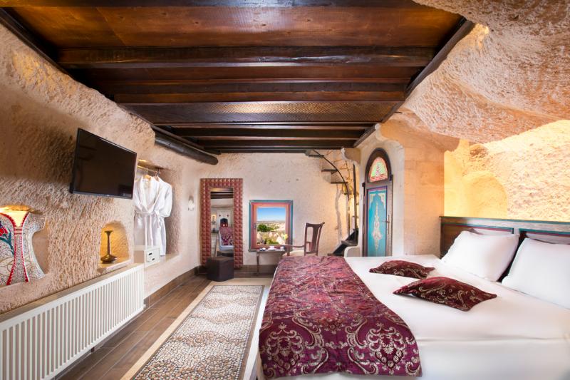 Cappadocia Fairy Chimneys Selfie Cave Hotel