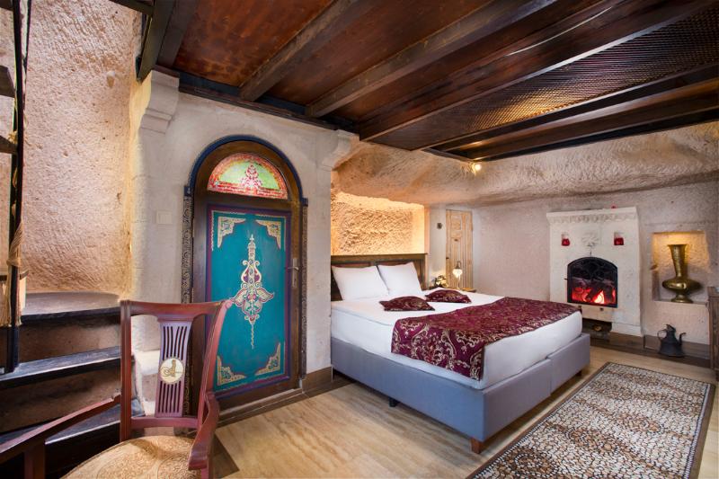 Cappadocia Fairy Chimneys Selfie Cave Hotel