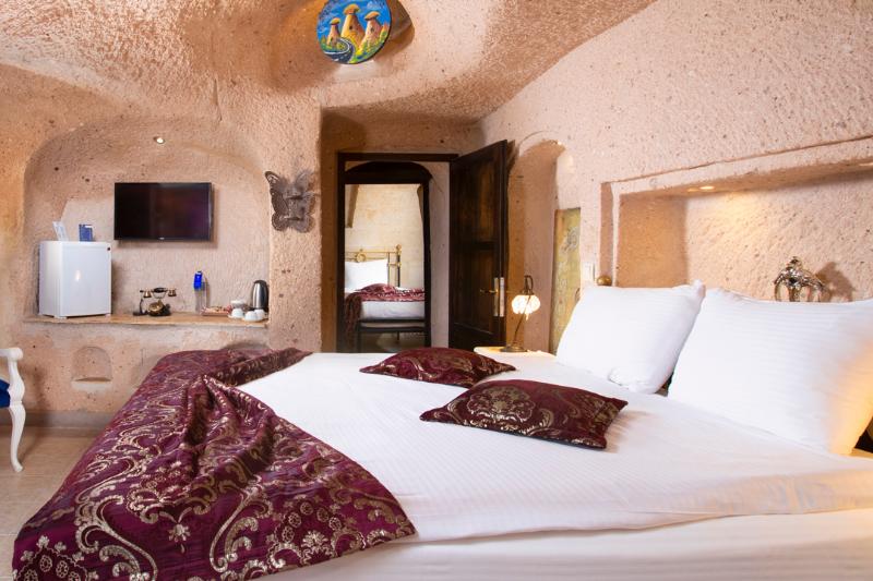 Cappadocia Fairy Chimneys Selfie Cave Hotel