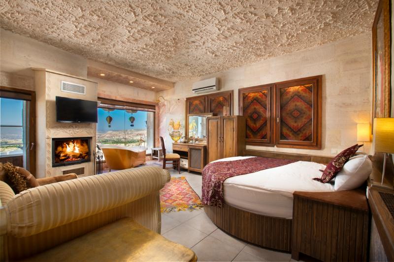 Cappadocia Fairy Chimneys Selfie Cave Hotel