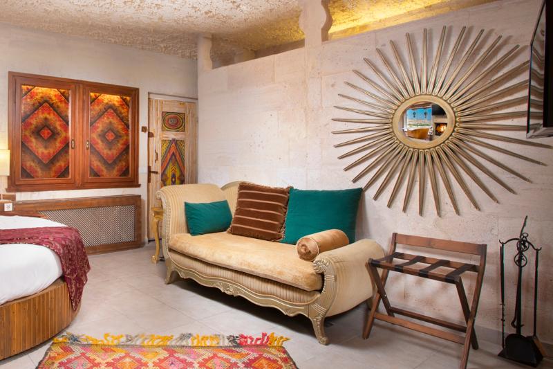 Cappadocia Fairy Chimneys Selfie Cave Hotel