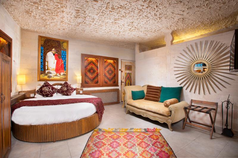Cappadocia Fairy Chimneys Selfie Cave Hotel