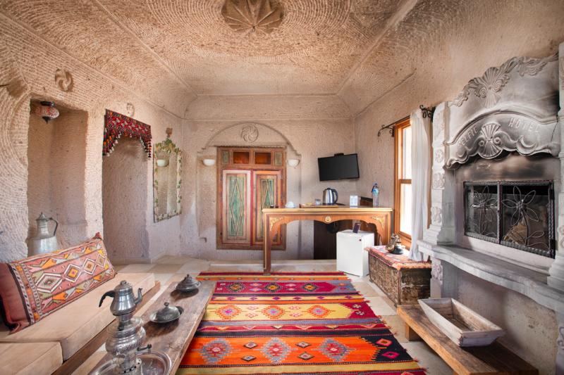 Cappadocia Fairy Chimneys Selfie Cave Hotel