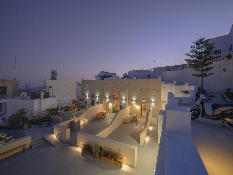 Elements Suites image