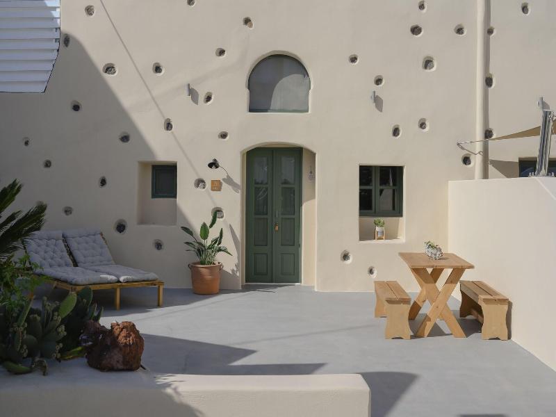 Elements Suites image