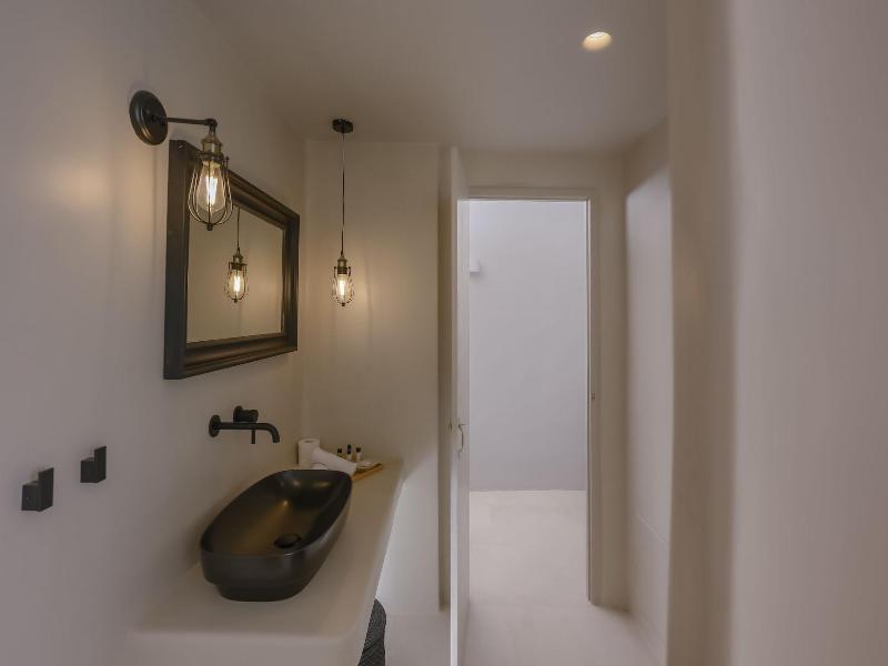 Elements Suites image