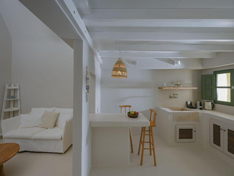 Elements Suites image