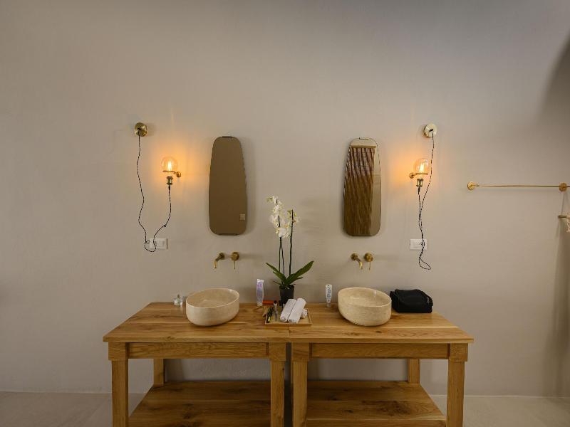 Elements Suites image