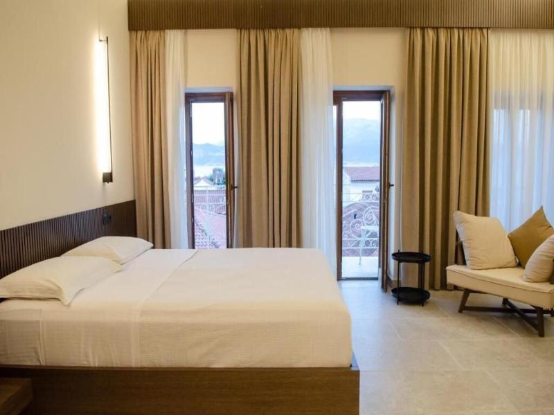 Leone Suites image