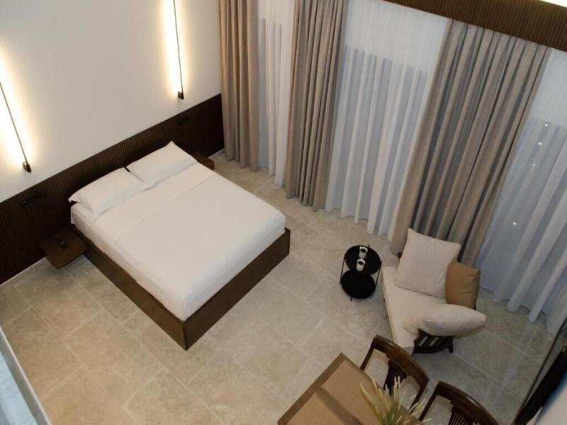 Leone Suites image