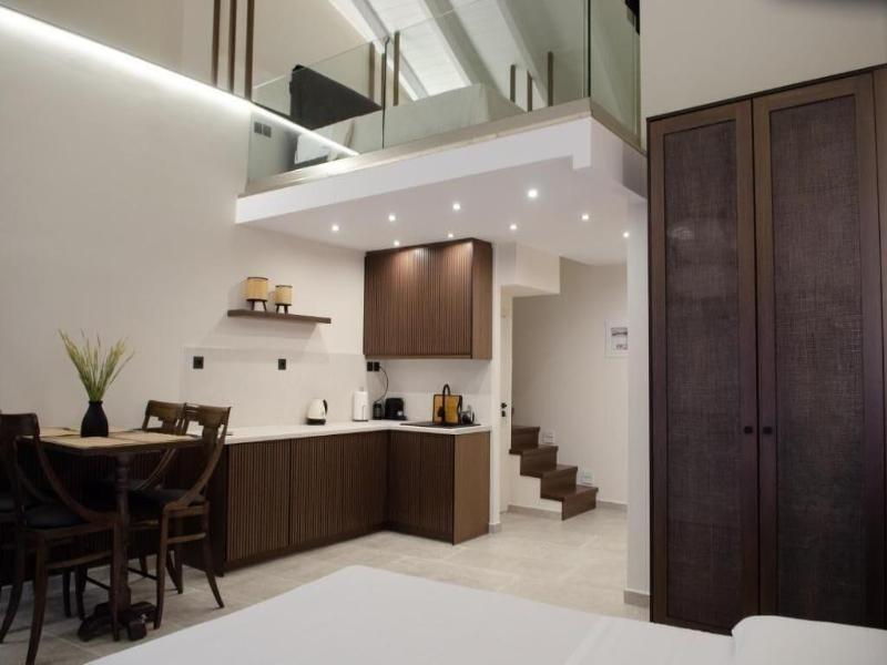 Leone Suites image