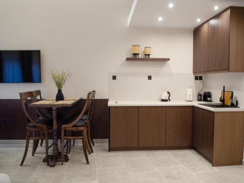 Leone Suites image