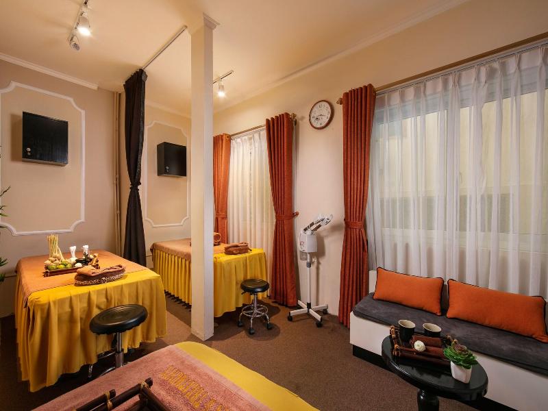The Noble Swan Woodpark Hotel image