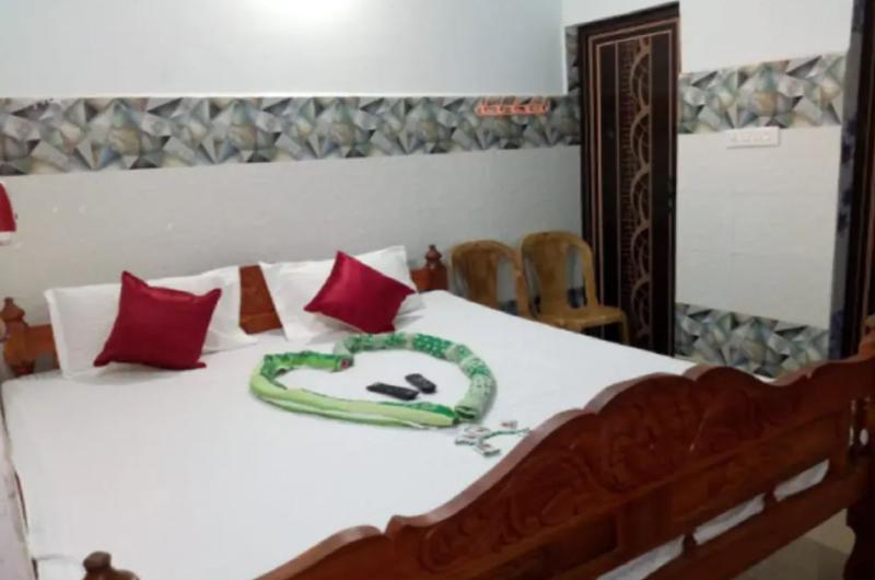 Goroomgo Pranab Sadan Puri