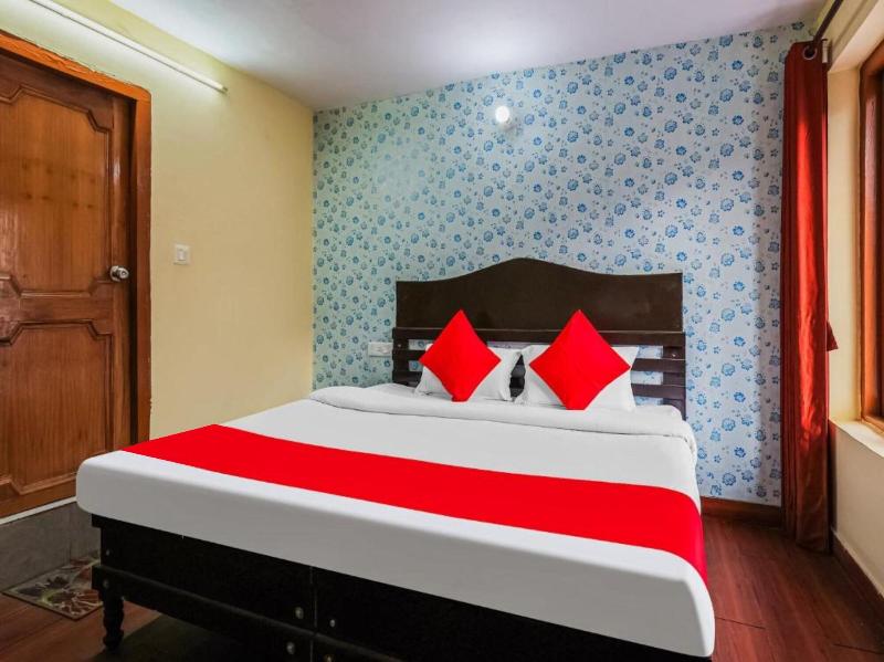 Goroomgo Chand Regency Nainital image