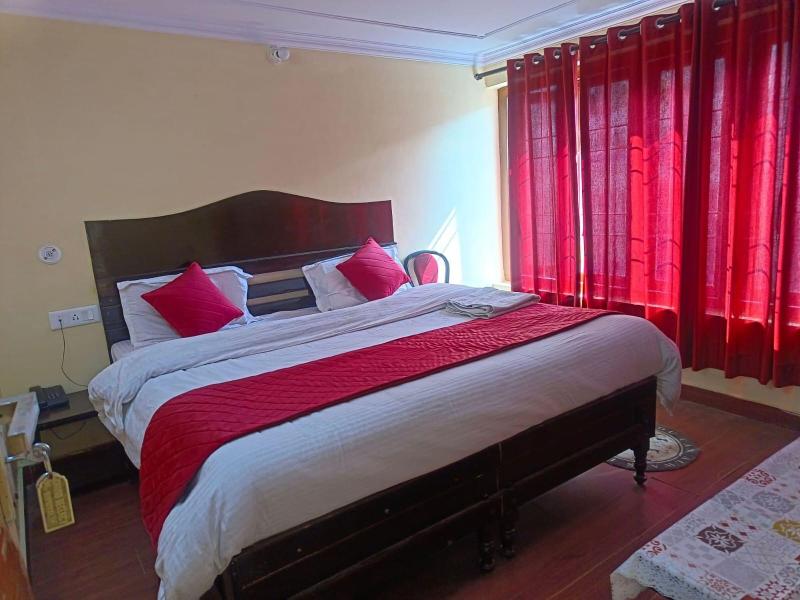 Goroomgo Chand Regency Nainital image