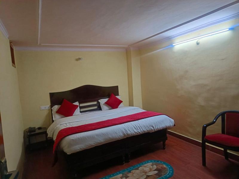 Goroomgo Chand Regency Nainital image