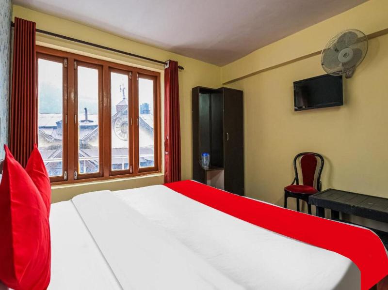 Goroomgo Chand Regency Nainital image