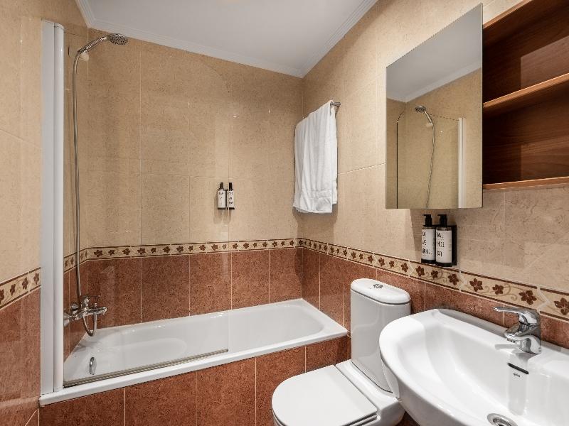 Apartamentos El Cid image