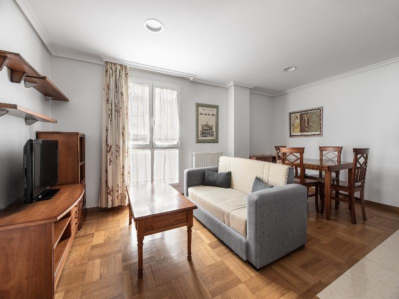 Apartamentos El Cid image