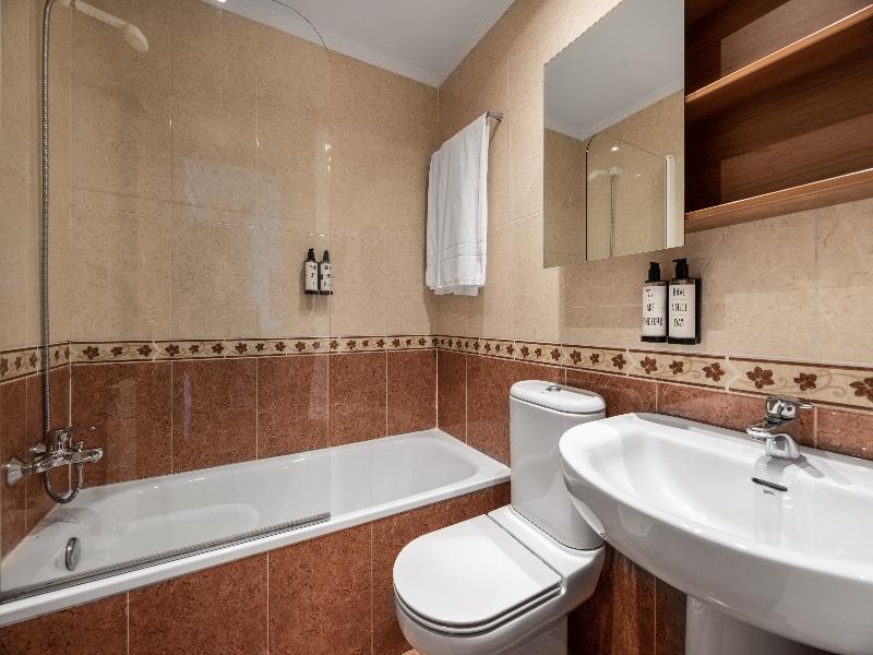 Apartamentos El Cid image