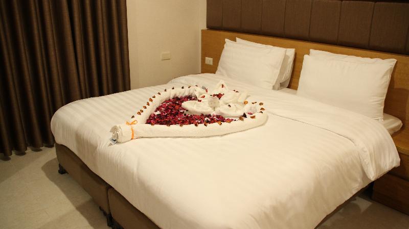 Big Ben Hotel Suites image