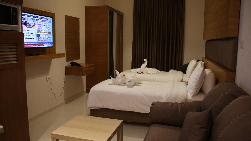 Big Ben Hotel Suites image