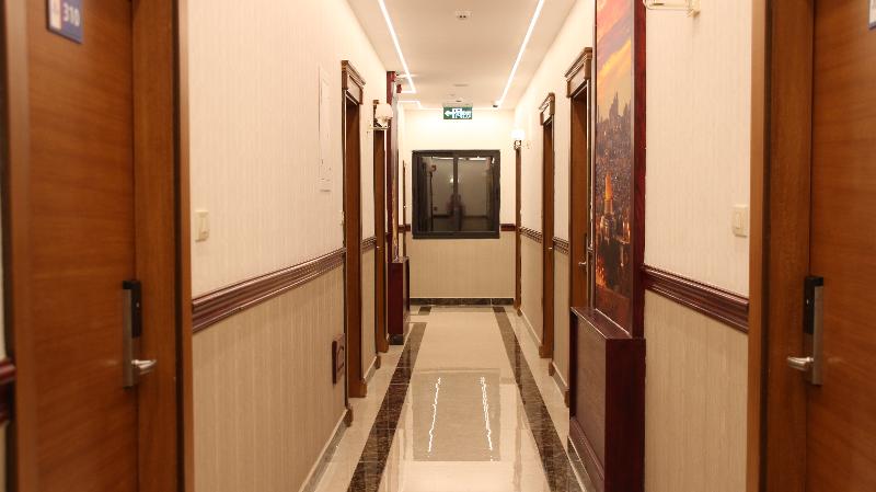 Big Ben Hotel Suites image