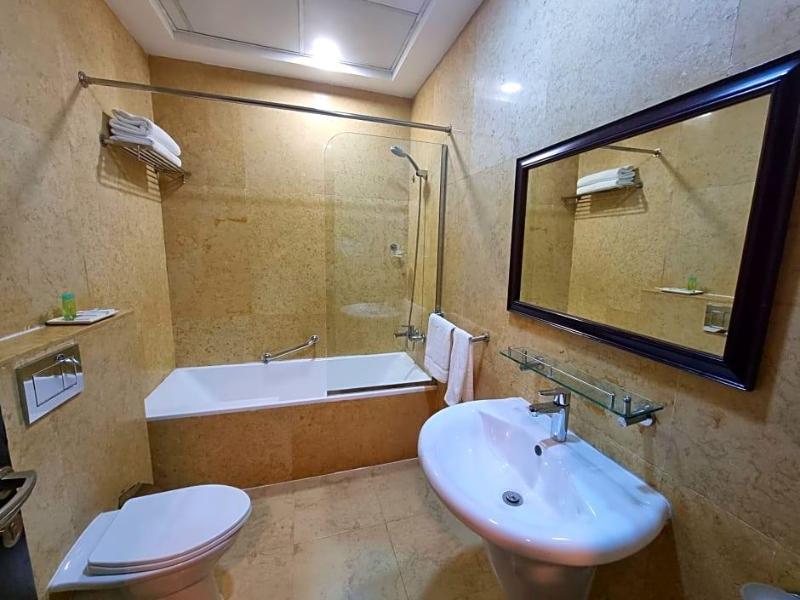 Vista City Hotel image
