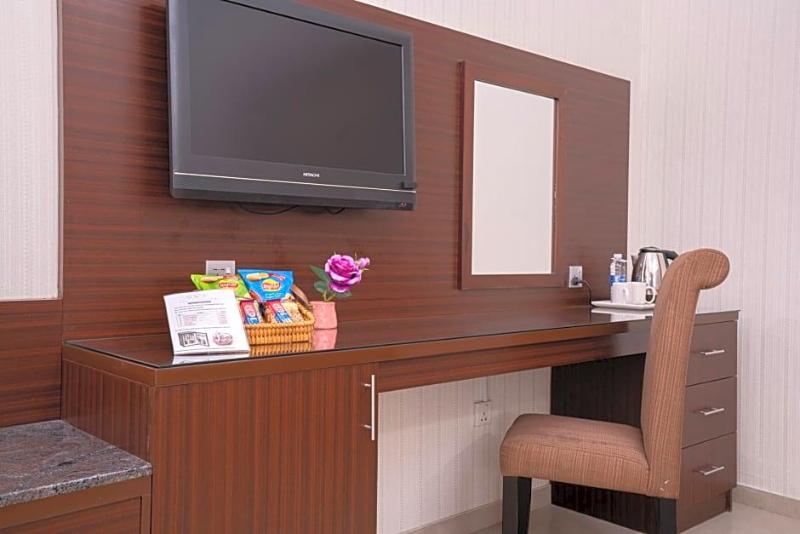 Vista City Hotel image