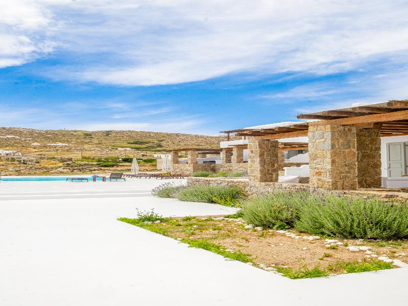 Lengendary Suites image