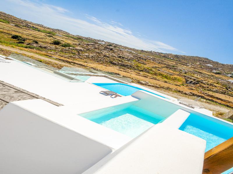 Lengendary Suites image