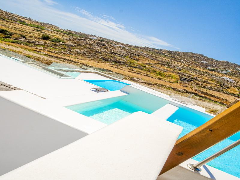 Lengendary Suites image