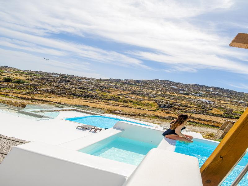 Lengendary Suites image