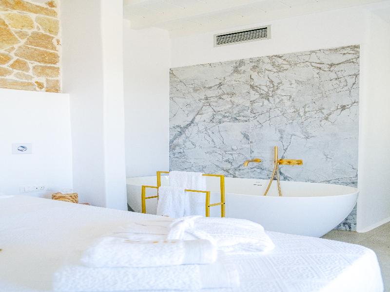 Lengendary Suites image