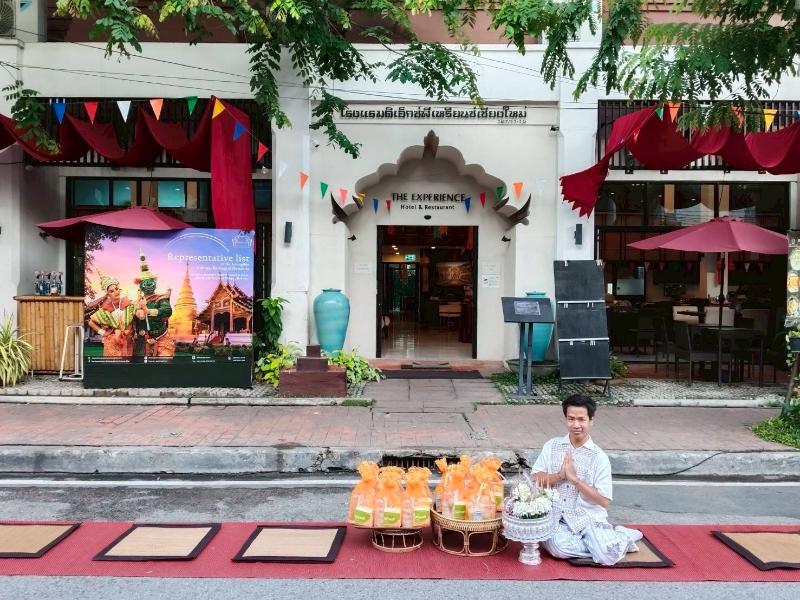 The Experience Walking Street Chiang Mai image