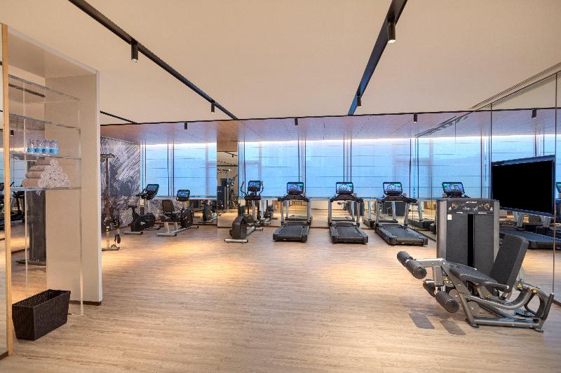 Crowne Plaza Jiangmen Binjiang image