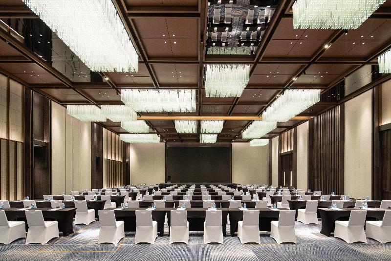 Crowne Plaza Jiangmen Binjiang image