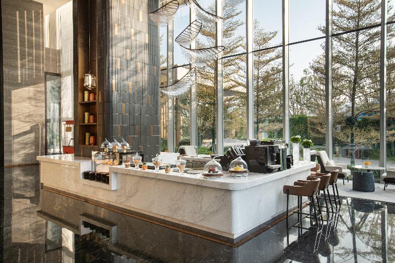 Crowne Plaza Jiangmen Binjiang image