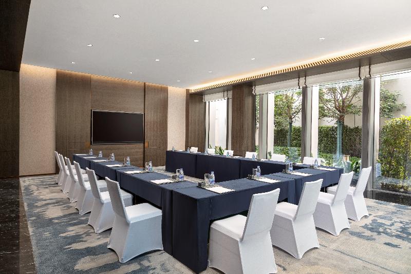 Crowne Plaza Jiangmen Binjiang image