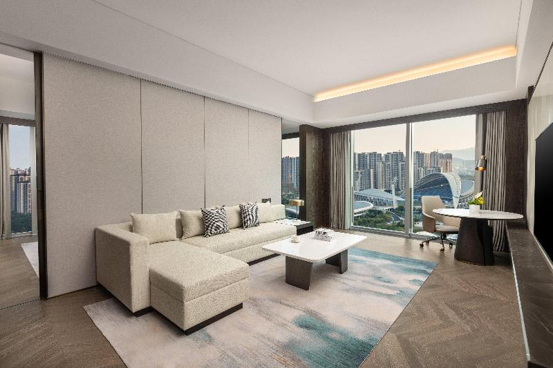 Crowne Plaza Jiangmen Binjiang image