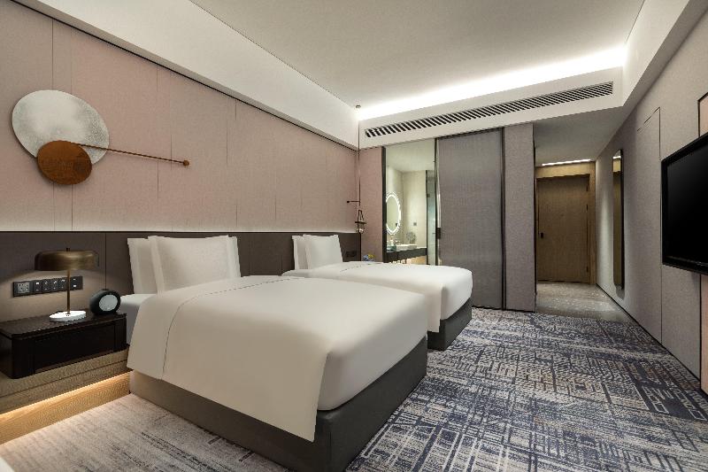Crowne Plaza Jiangmen Binjiang image
